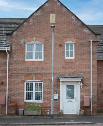 Telford House | 5 Holborn Spacious Home