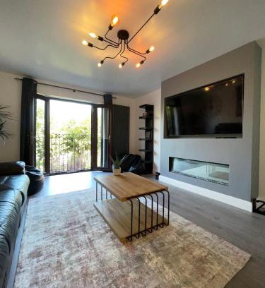 York House | 5 Lockside *Free private parking* *City centre*