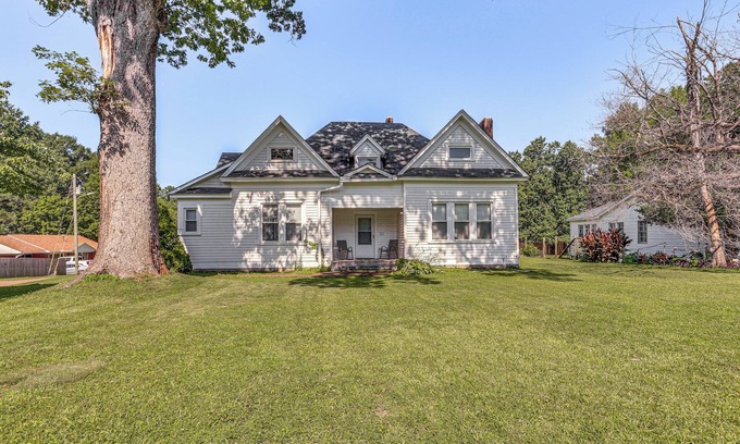 Jackson House | 5 Mi to Dtwn Jackson: Family-Friendly Home!