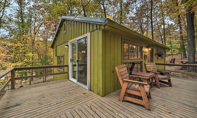 Huntingdon Cabin | 5 Mi to Raystown Lake Launch: ‘Lucas McCain Cabin’