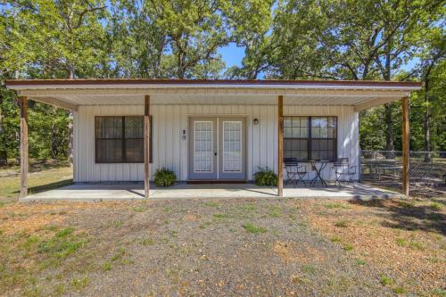 Sardis House | 5 Mi to Sardis Lake Pet-Friendly Cabin Rental