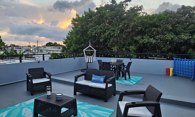 Levittown Apartment | 5 min from the beach, cozy apartment with terrace!