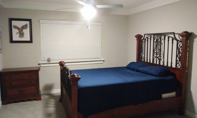 Nassau Bay Apartment | 5 min to Houston Space Center