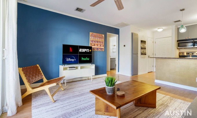 Zilker Apartment | 5 Mins to Zilker Park Chic Apt Pool and Pet Friendly