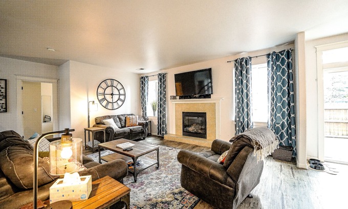 Southwest Bend House | 5 Minute Drive to Downtown Bend, Dog Friendly