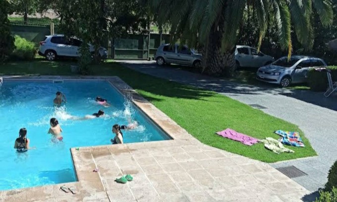 Mendoza House | 5 minutes away from Mendoza Plaza Shopping, an ideal place to enjoy with the family.