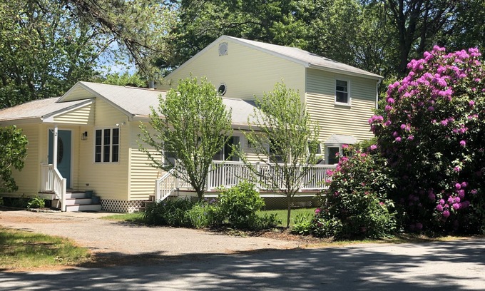 Charlestown House | 5 minutes to beautiful RI beaches! Inviting home with outdoor shower, fire pit.