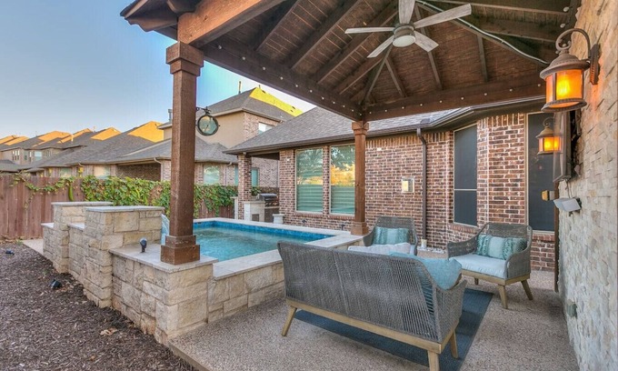 Coppell House | 5 Minutes to DFW 4 Br/2.5 Ba