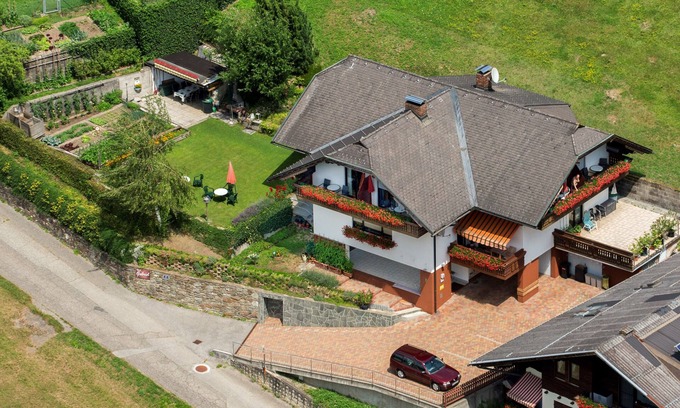 Keutschach am See Apartment | 5 minutes to the lake, view of the lake, free entry to the lido