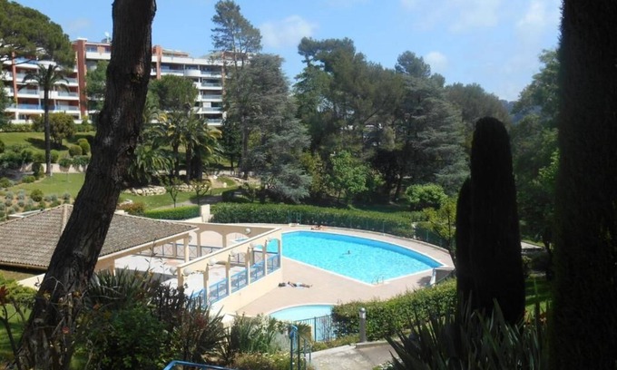 La Bocca Nord Apartment | 5 mm from the sea! Luxury air-conditioned accommodation, sea view, swimming pool, tennis court.
