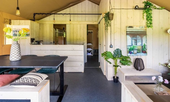 Zeewolde Cottage | 5-person safari tent lodge