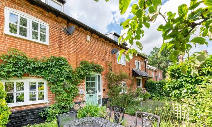 Halesworth House | 5 River Lane - Four Bedroom House, Sleeps 8
