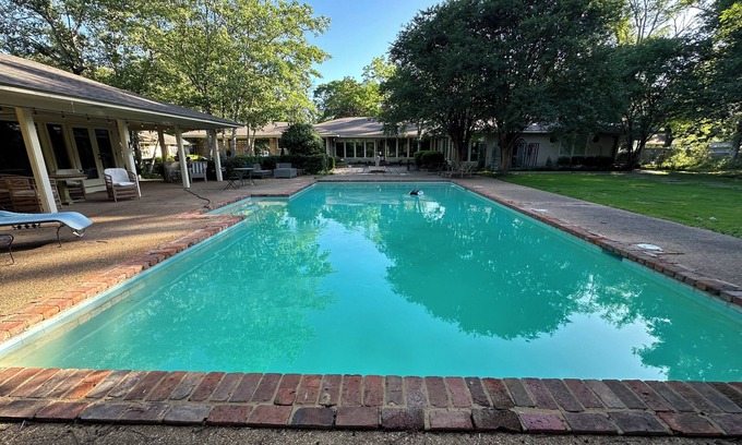 Clarksdale House | 5 Star Living in the BirthPlace of the Blues! Luxury 6 BR, 2 BA w/Pool & Sauna.