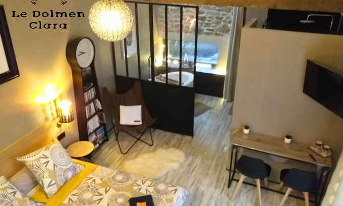 Plounevez-Lochrist Cottage | 5-star Loft du Dolmen Clara, between sea and countryside
