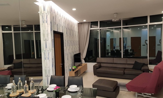 Golden Triangle Apartment | "5 STAR & LUXURY 2 Bedrooms" in KLCC/KL CityCentre