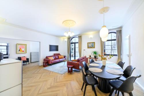 Auerbach Apartment | 5 Sterne Ferienwohnung Schlossplatz - Sachsen Vogtland Erzgebirge 6 Personen 3 SZ Sauna Kamin