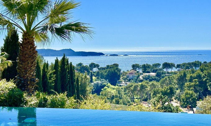 Hyeres Villa | 5* villa with breathtaking views of the Giens peninsula
