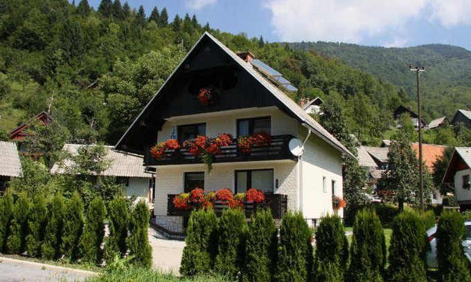 Srednja Vas v Bohinju Bed & Breakfast | 50 m² Bed and breakfast ∙ 2 bedrooms ∙ 5 guests