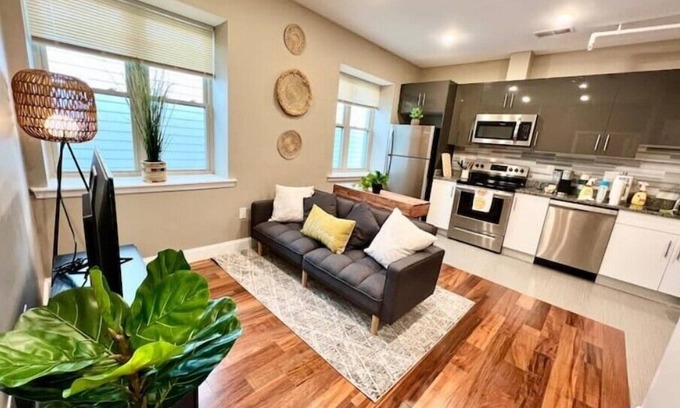 Logan Square Apartment | 501 Cozy and Comfy 1BR apartment in center citynn