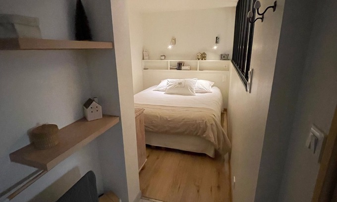 Centre Ville Apartment | 50m from Amiens cathedral, apartment with garage in the center of town