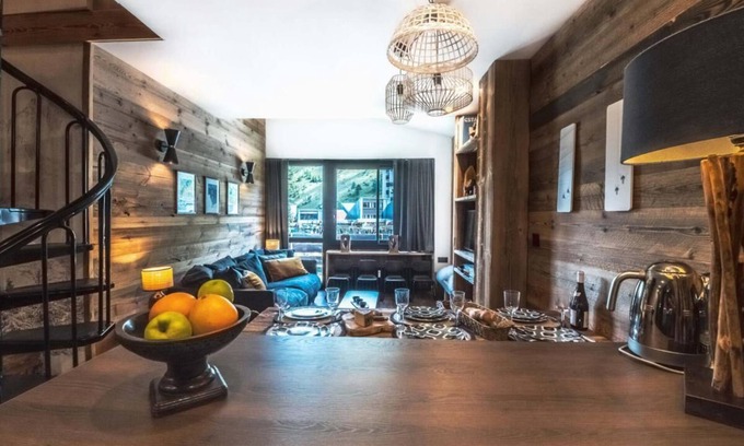Le Lavachet Apartment | 50m from shops, 3rd floor, balcony, tv, ski locker, 50m², Tignes
