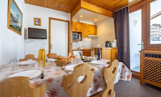 Le Lavachet Apartment | 50m from shops, 4th floor, balcony, tv, ski locker, 35m², Tignes