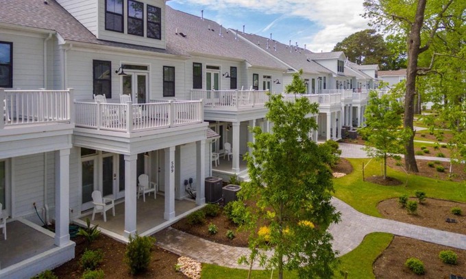 Northeast Virginia Beach House | 511 The Coastal House