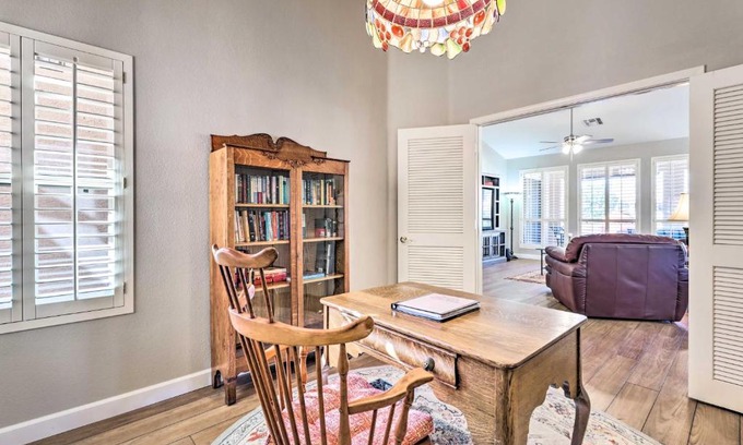 Oakwood House | 55 and Sun Lakes Casa with Patio and Pool Access