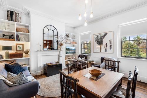Hobart Central Business District Apartment | 55 Davey Townhouse 2, Salamanca on your doorstep