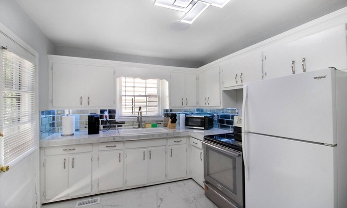 Candler-McAfee House | 573-Modern Pet Friendly Oasis in East Lake