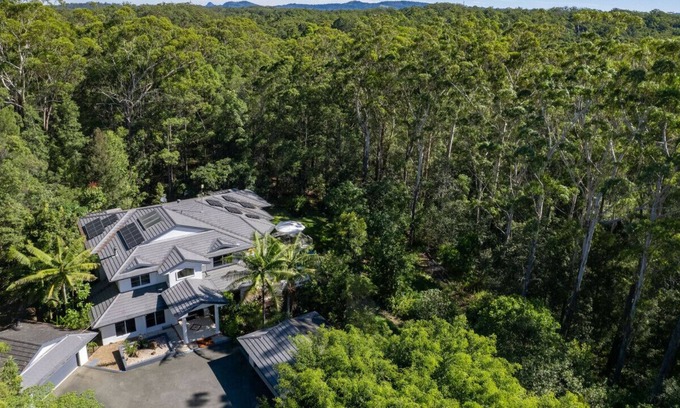 Ilkley House | 582 Ilkley Rd · Magnificent hinterland getaway!