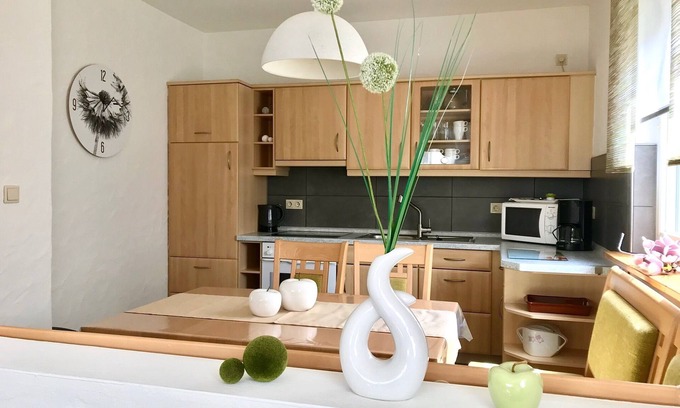 Steinwiesen Apartment | 59qm Erdgeschosswohnung mit Naturmaterialien des Frankenwaldes eingerichtet
