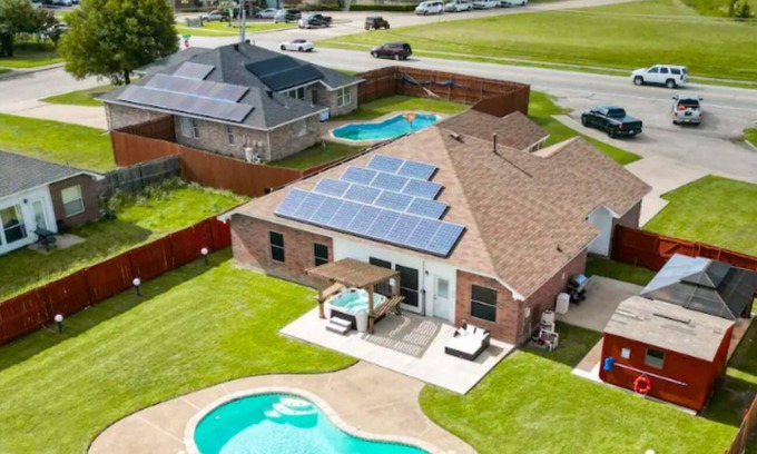 DeSoto Villa | 5BR Getaway in DeSoto with Pool, Hot Tub & Cinema