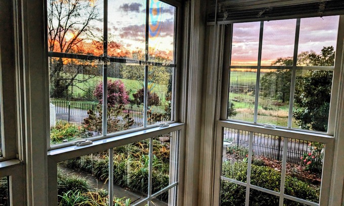 Chesnee Other | 5BR Hood Oaks Farm~✓Swim/Fish+King Bed+Sunrm+FirePt/nr Mtns+Lakes+I-85 & 26+TIEC
