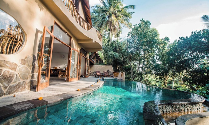 Singakerta Villa | 5BR NAUTILUS TREE HOUSE Private Quiet amid Rice Field and Nature