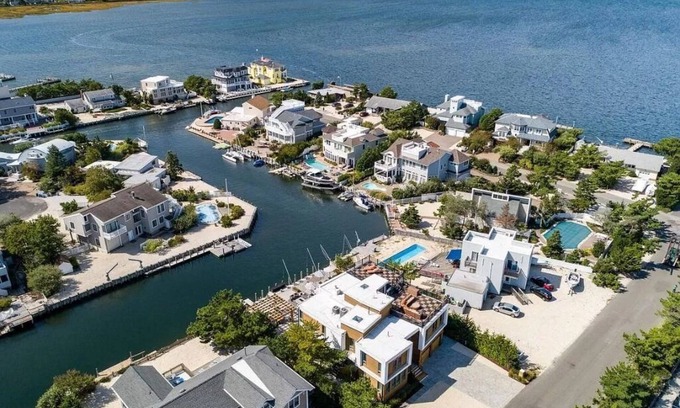Loveladies House | 5br waterfront oasis Loveladies, LBI with pool