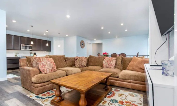 Ken Caryl House | $5K Monthly Special! 3BD2BA Littleton New and Large Ranch Home Close to Mountain