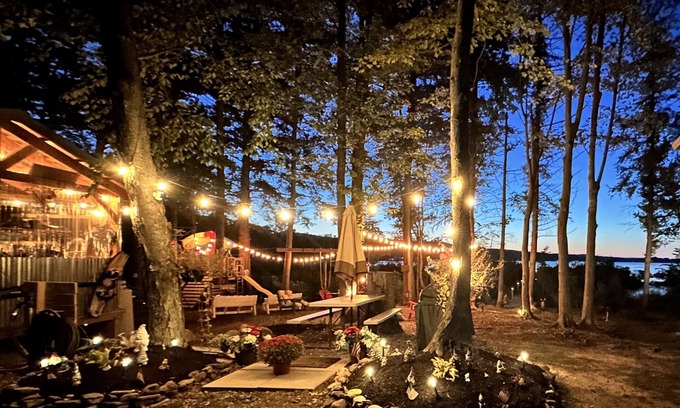 Bradford RV Rental | 5th Wheel Camper at DayDreams Campground