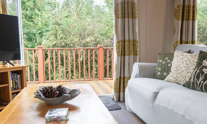 Mullacott Cabin | 6 Atlantic Crescent Lodge - 2 Bed-Sleeps 4-TJS6AC