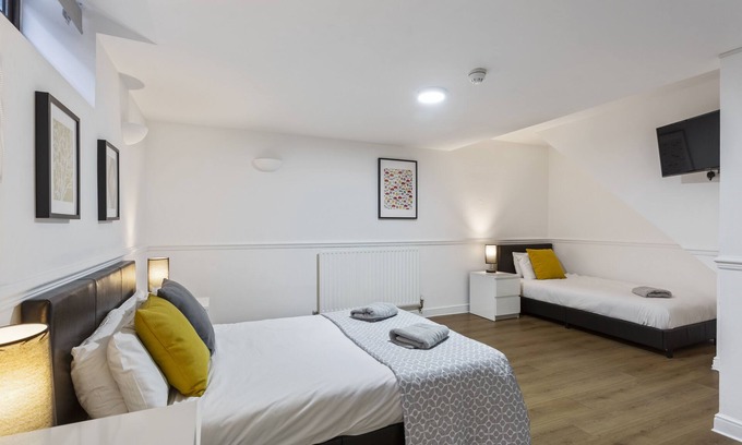West Bridgford Apartment | 6 Bed Basement Room with Free Parking and Wi-Fi