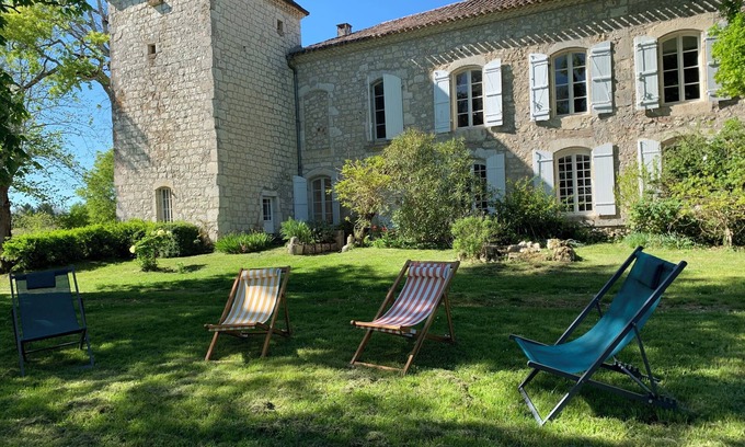 Saint-Antoine-de-Ficalba House | 6 bedroom cottage with playroom for children and teenagers. Pets allowed.