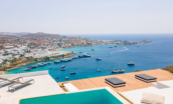 Psarou Villa | 6 bedroom en suite villa