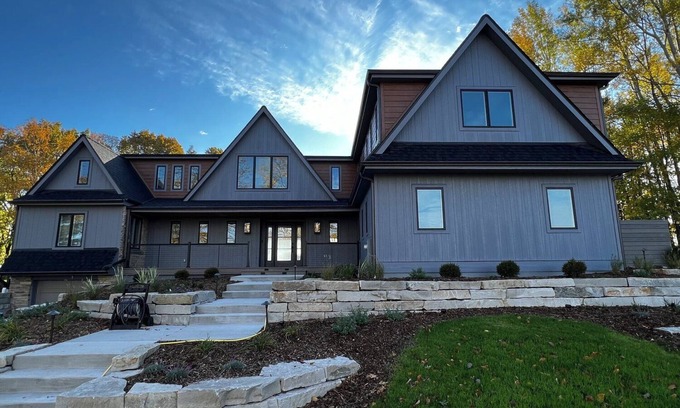 Port Washington House | 6-bedroom house in Port Washington on the bluff with Lake views & Hot Tub