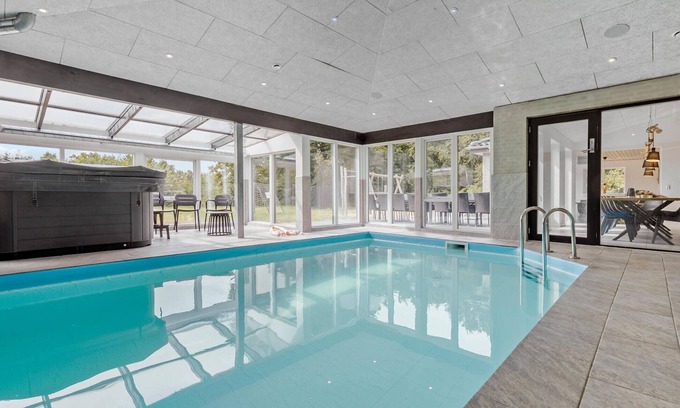 Bønnerup Strand House | 6 bedroom nice home in Glesborg
