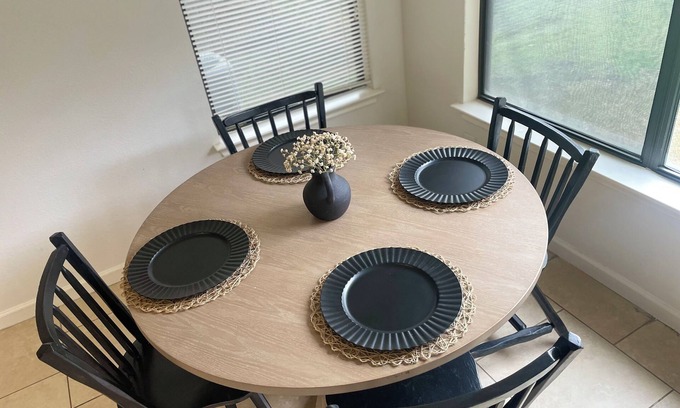 Live Oak House | 6 beds/4 rooms/2 mt freeway