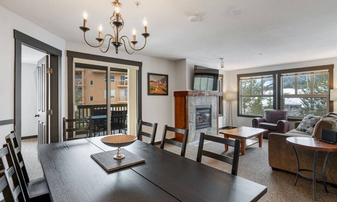 East Kootenay Apartment | 6-Br/6 Ba | TRUE Ski In/Ski Out | Pool & Hot Tub
