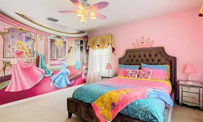 Calabay Parc House | 6 BR Princess Villa w/South Facing Pool Near Dw