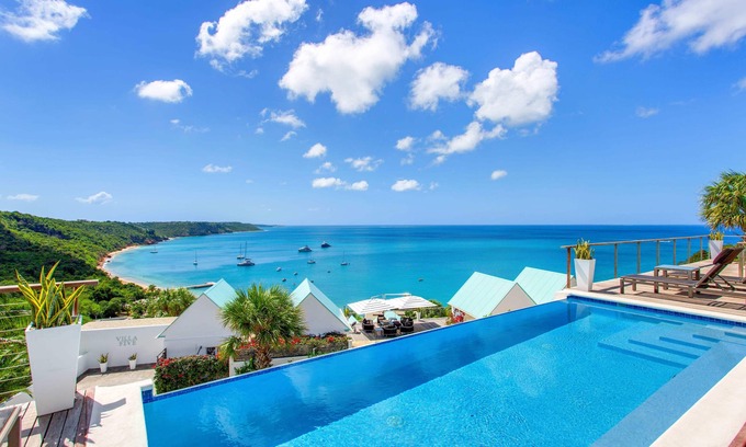 The Valley Villa | 6 BR Villa On Crocus Bay with Pool & Concierge