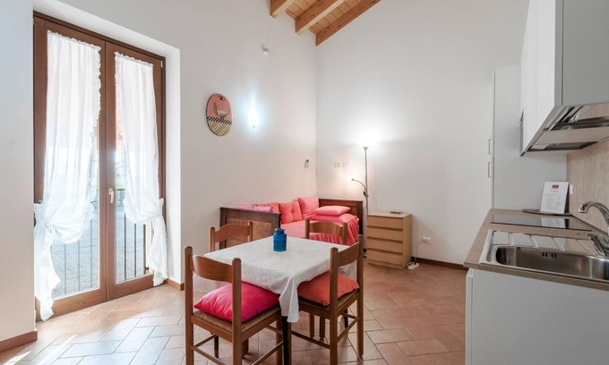 Pralboino Other | 6) Cozy One-Bedroom Apartment in Agriturismo with Two Single Beds and Sofa Bed