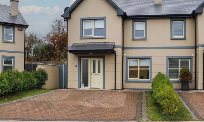 Castlemartyr Cottage | 6 LIOS NA MBAN, family friendly in Ladysbridge, County Cork